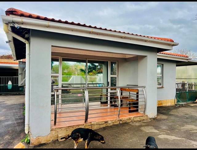 4 BEDROOM HOUSE FOR SALE IN NEWLANDS WEST